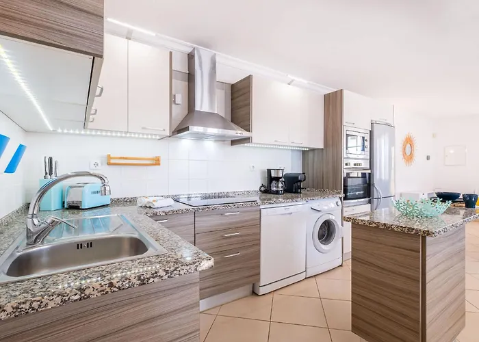 Margarida - Ping Pong Table Albufeira